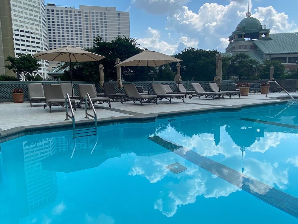 The Windsor Court Hotel New Orleans Bagian luar foto