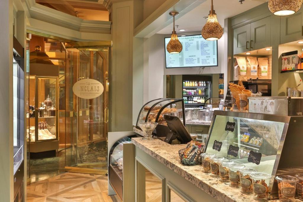 The Windsor Court Hotel New Orleans Bagian luar foto